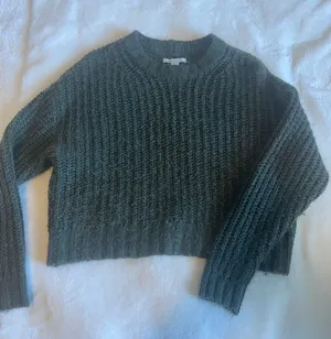 American Eagle Outfitters Sweater thumbnail 1