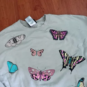 Special Thanks Butterfly Graphic Sweatshirt thumbnail 8