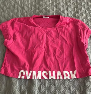 Gymshark Top Crop thumbnail 1