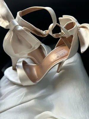 Apt. 9 Heels thumbnail 1