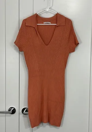 Abercrombie and Fitch Large Orange V-Neckline Ribbed Short Sleeve Sweater Dress thumbnail 5