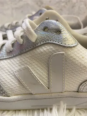 Veja Women’s White Sneakers with Iridescent Silver Accents. Size-7 thumbnail 7
