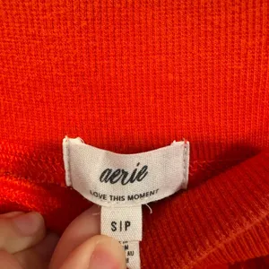 Red aerie‎ textured straight leg pants thumbnail 3