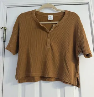 Offline by Aerie Wow! Waffle Short Sleeve Henley T-shirt Size: Small thumbnail 1
