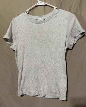 Aritzia T-shirt thumbnail 1