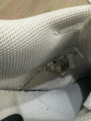 Nike Women's White Low-Top Sneakers thumbnail 5