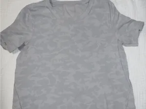 Lululemon Light Gray Camo Short Sleeve Athletic Tee thumbnail 2