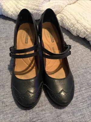 Chunky heel pumps size 8 thumbnail 2