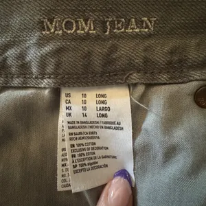 American‎ Eagle Mom Jean 10 Long Gray High Waisted Denim 90s Casual Grunge Indie thumbnail 7