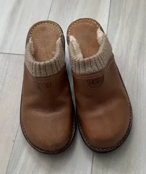 UGGs UGG Chestnut Leather Shearling-Lined Slip-On Clogs thumbnail 1