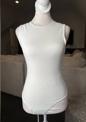 Abercrombie & Fitch White Sleeveless Fitted Bodysuit thumbnail 1