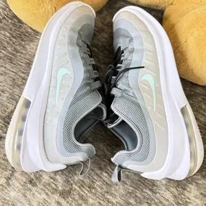 Nike Air Max Axis Cool Grey Igloo Blue Running Women’s Shoes Size 10 thumbnail 5