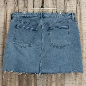 Old Navy High-Waisted Button-Fly Raw-Hem Jean Skirt thumbnail 8