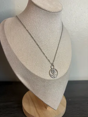 Handmade Silver Flower Necklace thumbnail 3