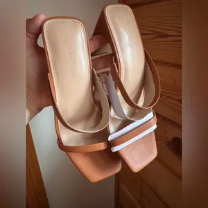 The Drop Avery Toffee Square Toe Two Strap High Heeled Sandal size 7 NWT thumbnail 3