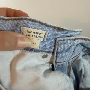 Madewell The Perfect Vintage Jean Womens 24 Light Wash Blue Denim Distressed thumbnail 8