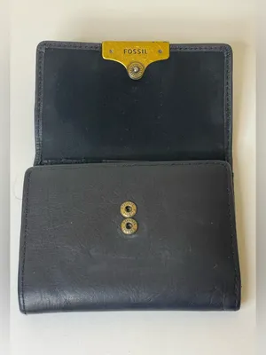 Fossil Women’s Vintage Black Leather Wallet with Gold Hardware‎ thumbnail 2