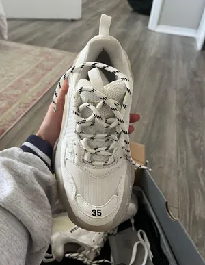 Balenciaga Triple S Sneaker thumbnail 3