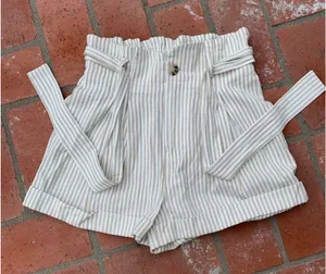 Nordstrom Women’s Shorts Size Small NWT! thumbnail 3