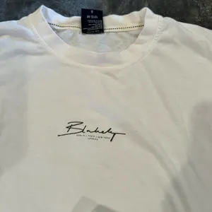 White T-Shirt and Shorts Set thumbnail 2