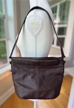 Vintage 90’s Croft & Barrow Brown Leather Shoulder Bag with Contrast Stitching thumbnail 1