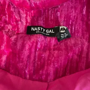 Nasty Gal Fuchsia Crushed Velvet Oversized Blazer - Pink thumbnail 9