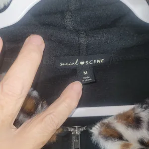 Social Scene Black Cropped Zip Up Hoodie Sm Faux Fur Leopard Hood Pom Poms Bratz thumbnail 3
