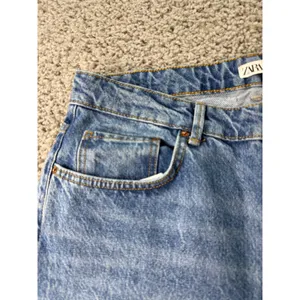 Zara Womens High Waisted Straight Leg Jeans Medium Wash Blue Size 12 EUR 44 thumbnail 4