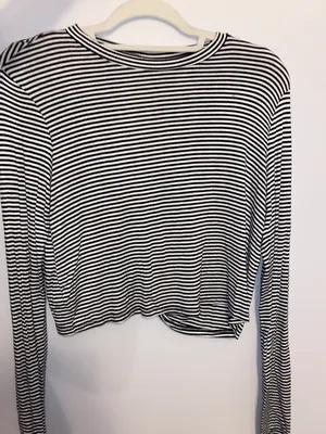 Forever 21 Long Sleeve Striped Crop Top thumbnail 1