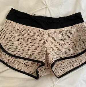 Lululemon Speed Short 2.5” thumbnail 1