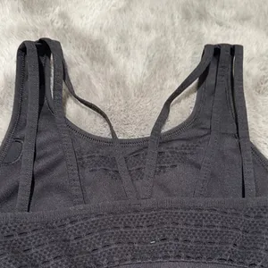 Gymshark XS Black Mesh Detail Sports Bra thumbnail 3