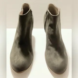 Old Navy Faux Suede Army Green Block Heel Ankle Boots thumbnail 2