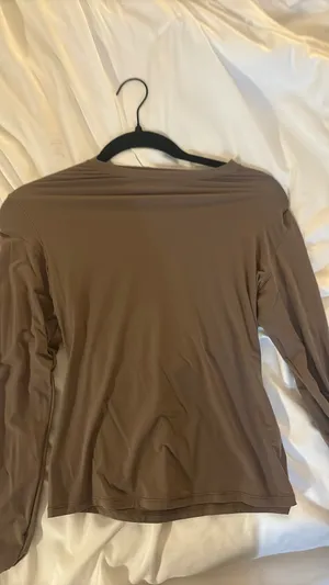 SKIMS Fits Everybody Long Sleeve T-Shirt thumbnail 4