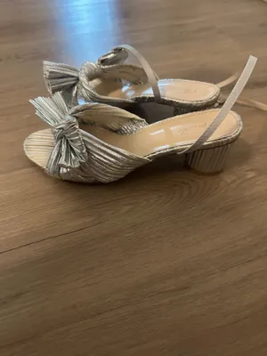 Muccute silver bow heels Size 7 thumbnail 3