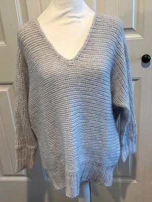 American Eagle Large Y2K Light Gray Wool/Mohair-Blend Open‎ Knit V-Neck Sweater thumbnail 1