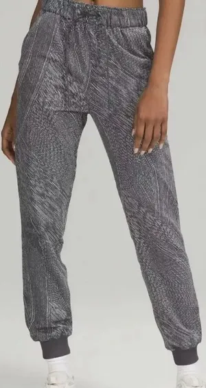 Lululemon Women’s Stretch High Rise Jogger Anchor Alpine White Sz 6 gray & white thumbnail 1