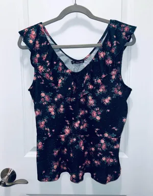 Luna Moon Women’s Floral Peplum Juniors Top Size 1XL NWT *Fits Smaller* thumbnail 1