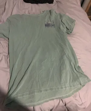green shirt Size M thumbnail 1