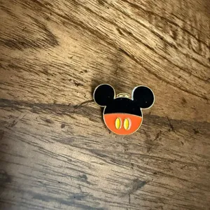 Disney Mickey Mouse Head Pin thumbnail 3