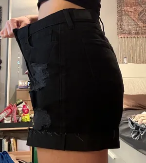 High-rise Mom Shorts thumbnail 2