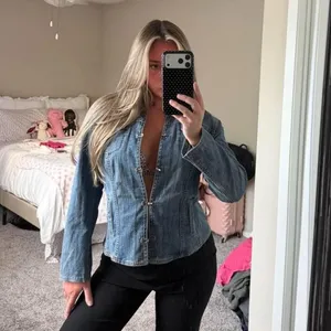 Blue vintage denim jacket thumbnail 2