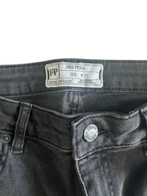 FREE PEOPLE Black Frayed Cigarette Ankle Jeans Size 27 thumbnail 7