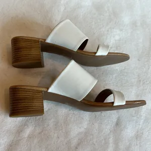 NWOT Rebels White Slip On Block Heel Sandals size 39 thumbnail 8