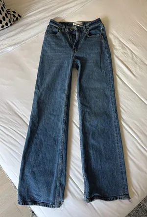 Abercrombie The 90’s Relaxed High Rise Jean thumbnail 1