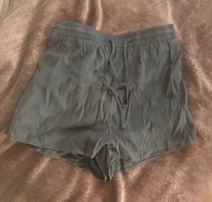 Princess Polly Black Shorts thumbnail 1