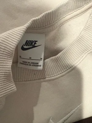 Women’s Nike Crewneck size medium  thumbnail 3