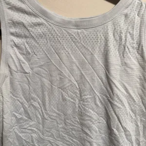 Lululemon Breeze By Muscle Crop Tank *lululemon Silver Lilac Silver Lilac Size 4 thumbnail 3
