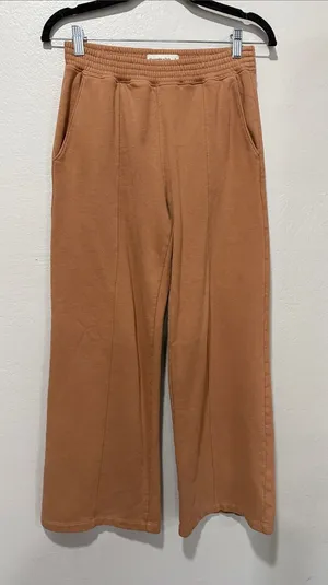 Abercrombie & Fitch Soft A&F wide leg Pull On fleece Sweatpants with pockets thumbnail 1