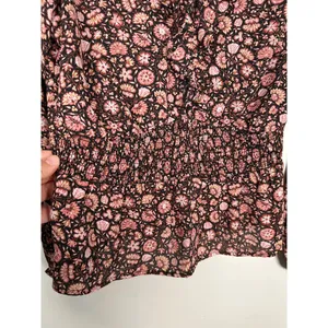 Abercrombie‎ & Fitch Womens Blouse Shirt Size M Floral Ruffle V Neck thumbnail 3