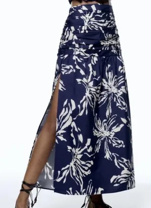 ZARA long skirt in floral print blue/ivory size M Cotton thumbnail 1